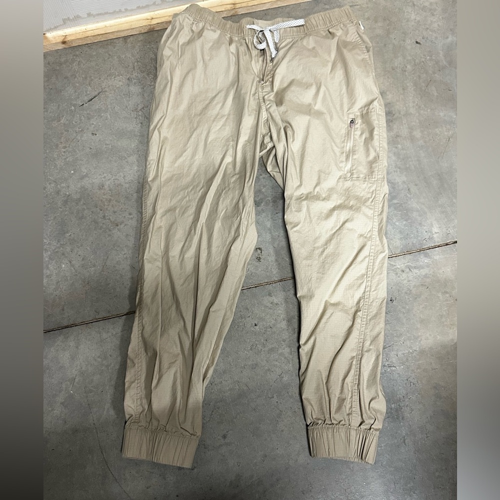 Magellan Outdoors Women’s Tan Hickory Canyon Jogger Pants